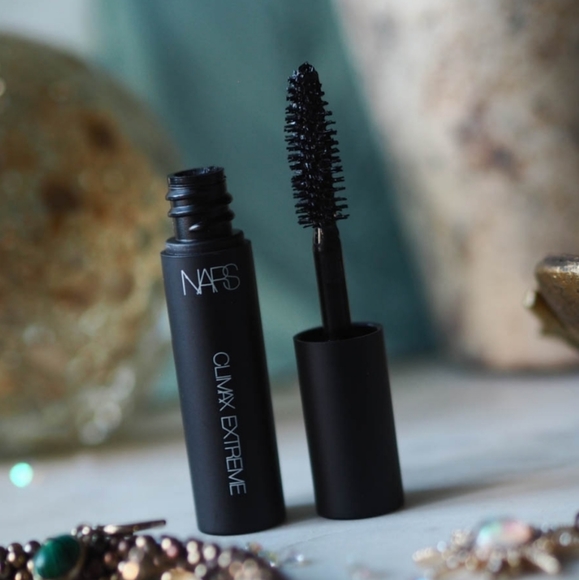 NARS CLIMAX EXTREME INSTANT VOLUME MASCARA. - Picture 2 of 13